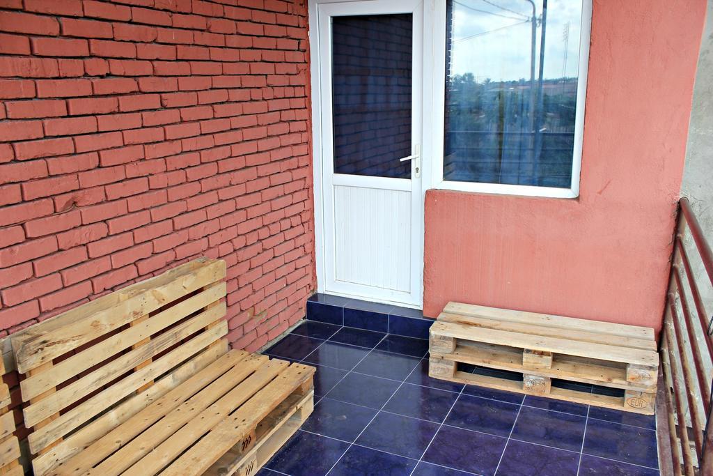 Hostel Bude Kutaisi Habitación foto
